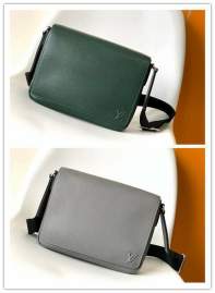 Picture of Louis Vuitton Mens Bags _SKUfw137788843fw